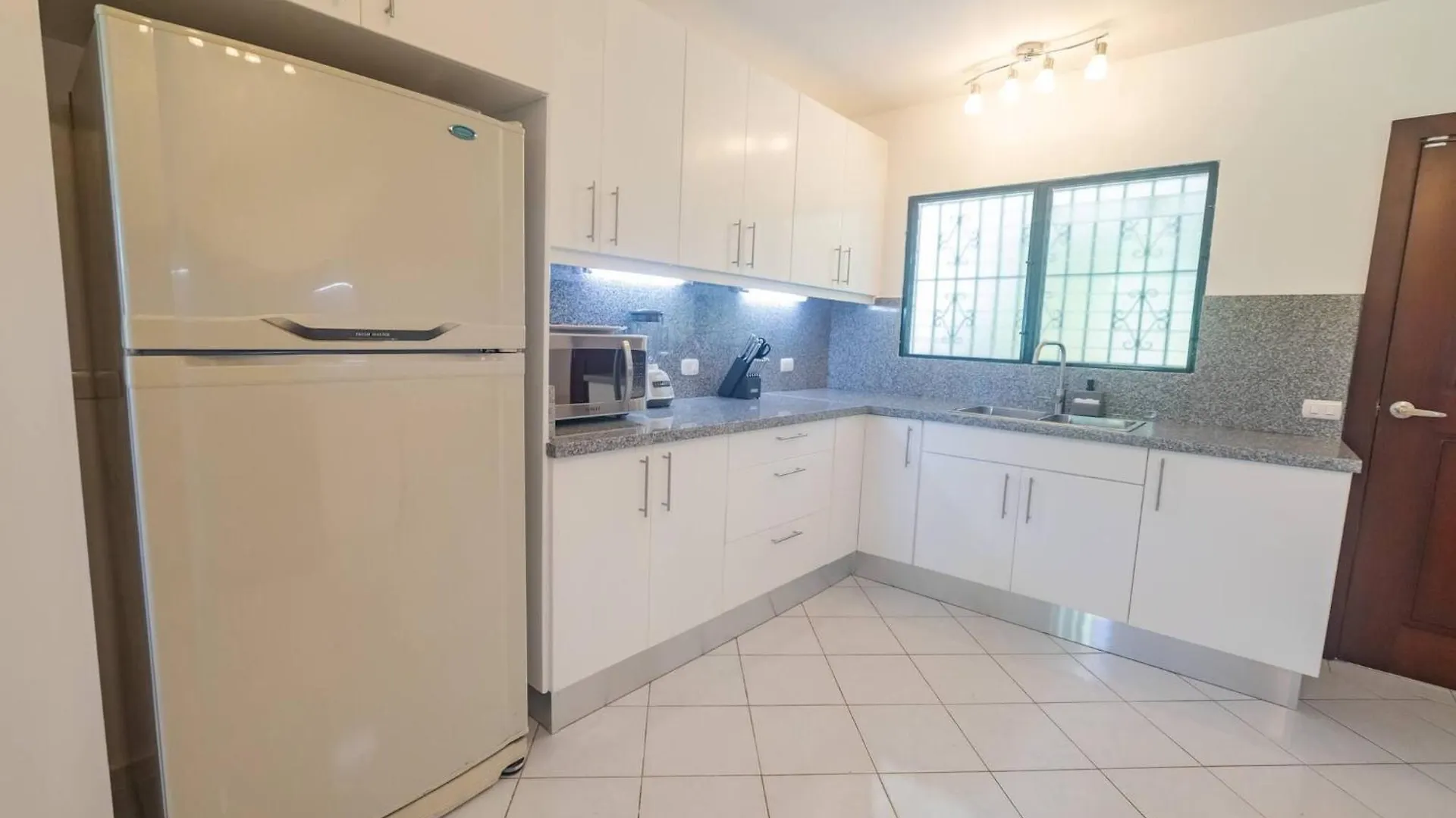 7Br Massive Villa In Sosua - 2Mins From Nightlife